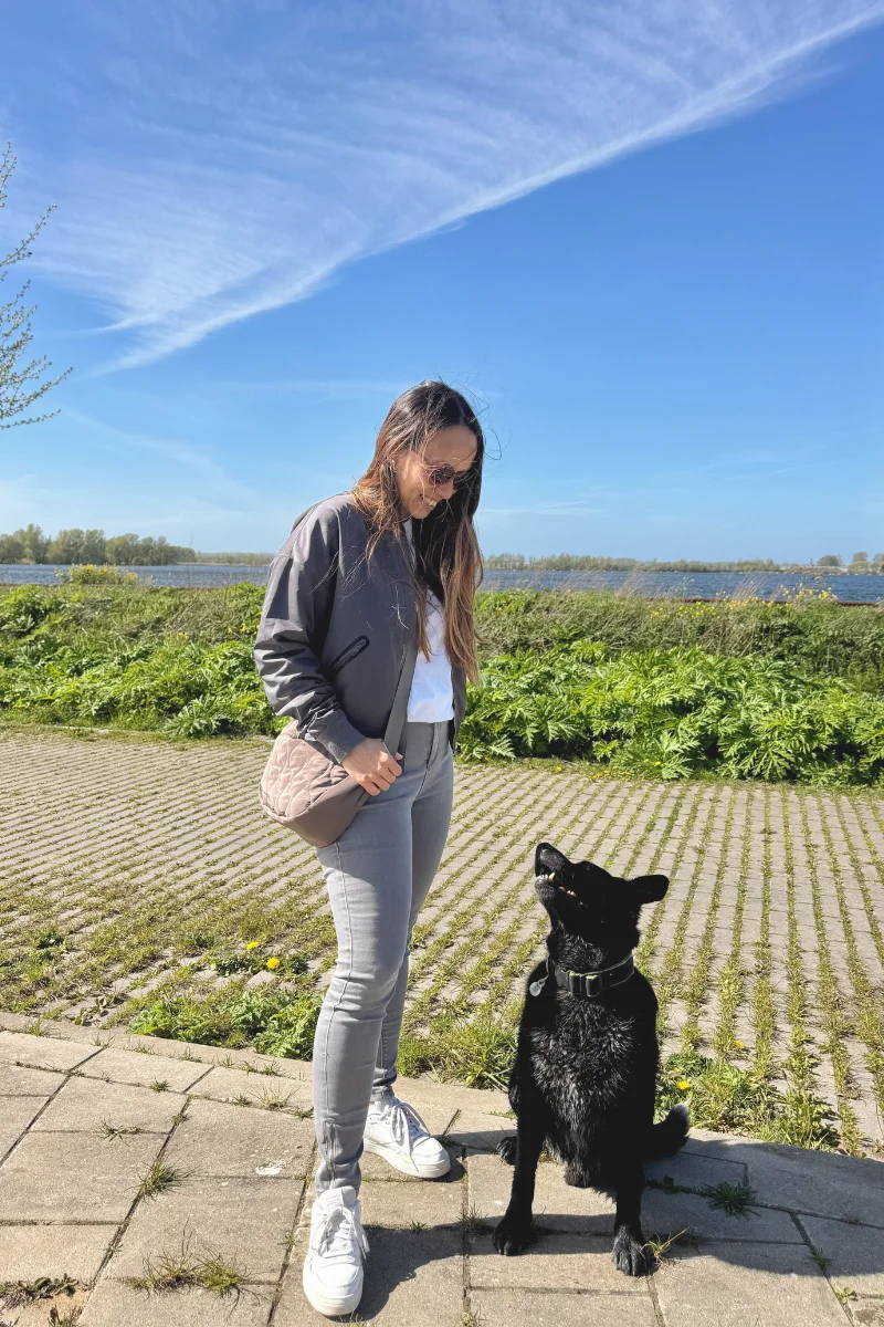 Niky a pes Bruno – vanlife život v dodávce pohledem do očí